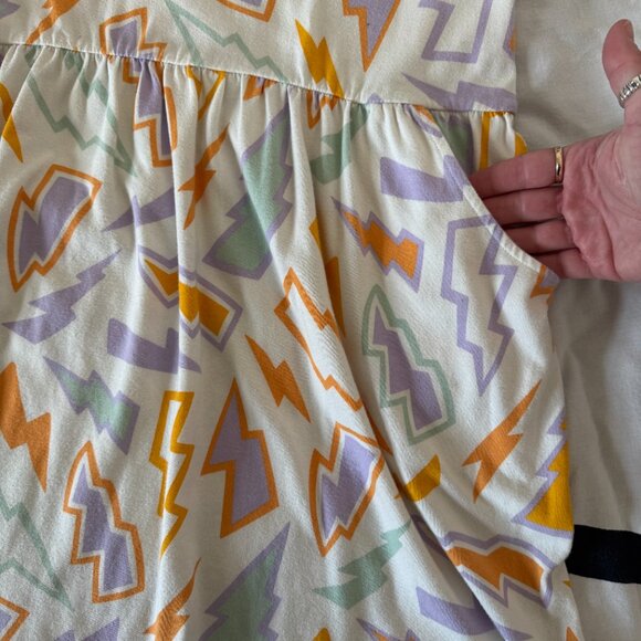 Like New Cat & Jack Kids Girl's Graphic Printed Dress, White Bolt Print Sz L+ - Picture 4 of 6